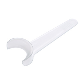 チークリトラクター